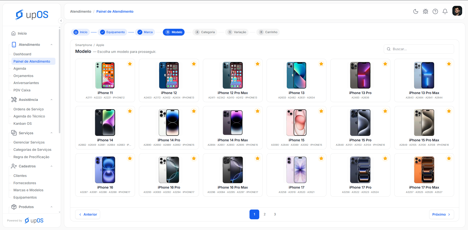 Painel de Atendimento do upOS — escolha de modelo de iPhone com cascata Equipamento → Marca → Modelo